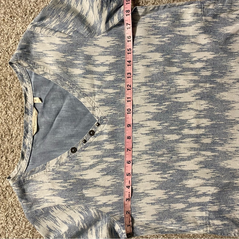 SOFT SURROUNDINGS Patterned Chambray Short Sleeved Shirt With Pockets - Picture 5 of 8